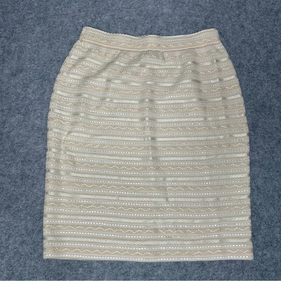 St. John Evening 3pc Ivory Paillette Skirt Suit. Sz: 6/10 - Picture 12 of 14